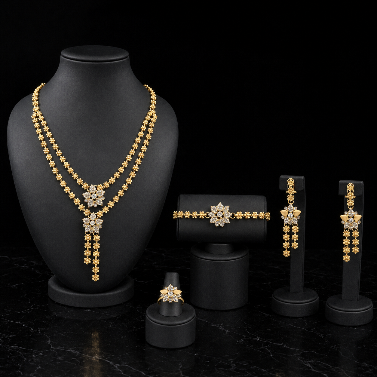Ndongo Garlands Set