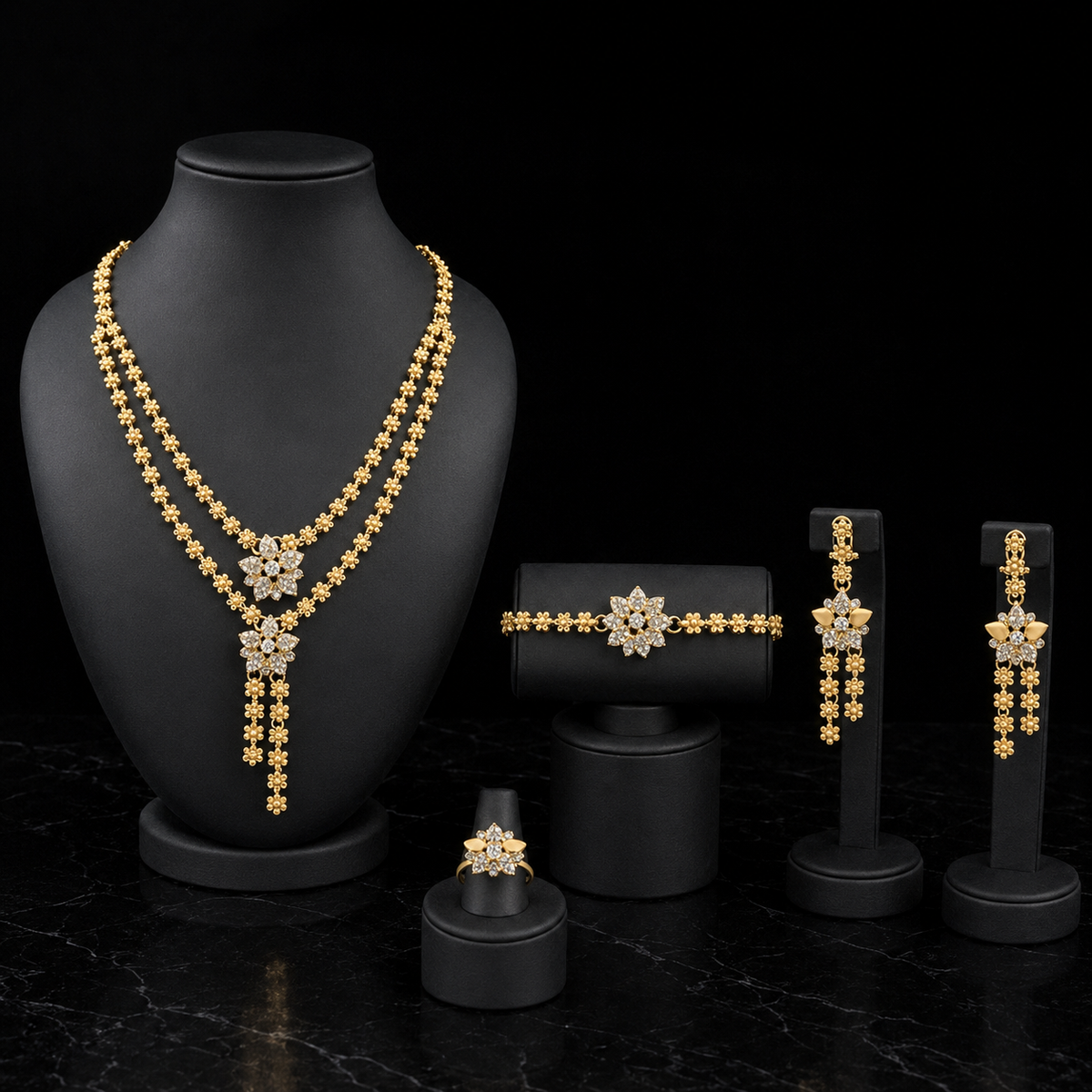 Ndongo Garlands Set
