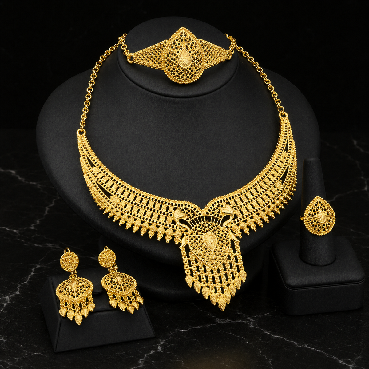 Tekrour Pendant Set